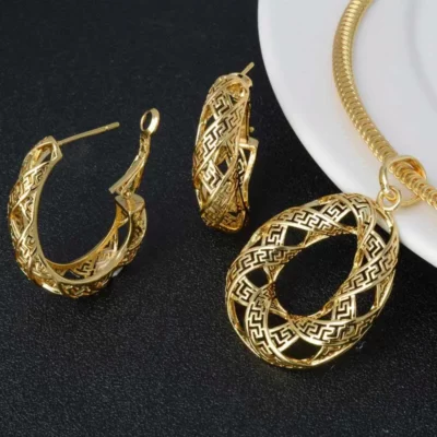 Ensemble de bijoux africain en alliage