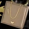 Collier Cœur Pendentif à Double Couches posé