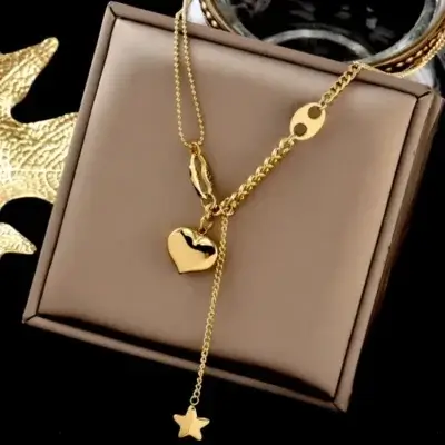Collier Pendentif Cœur Étoile posé