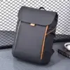 Sac à dos léger étanche et résistant gris