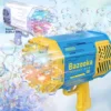 Pistolets à bulles Bazooka en action — crachant des centaines de bulles colorées grâce à leurs 69 trous, alimentés par batterie rechargeable — jeu captivant pour enfants dès 5 ans.