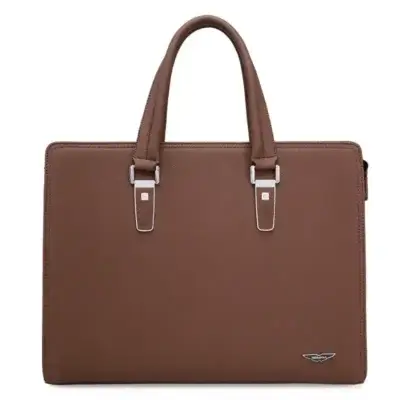 Sac business antivol pour homme en marron, vue frontale — finition texturée, logo discret et poignées ergonomiques, conçu pour un usage quotidien ou professionnel.