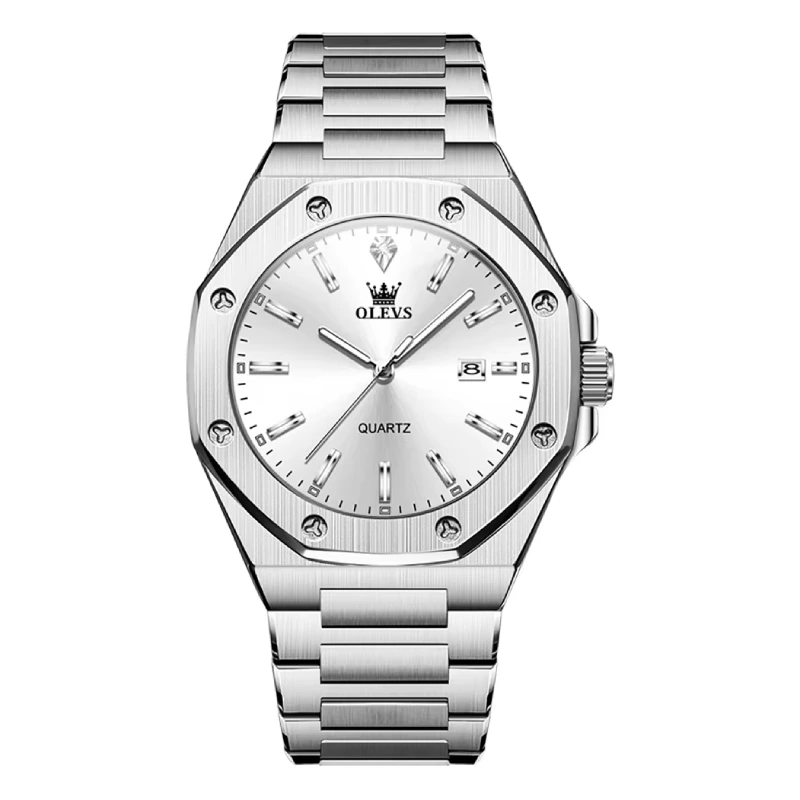 Montre homme OLEVS 3626 en acier inoxydable, boîtier octogonal brossé, cadran argenté avec index rectangulaires, logo couronné et indication « QUARTZ » — design moderne et robuste.