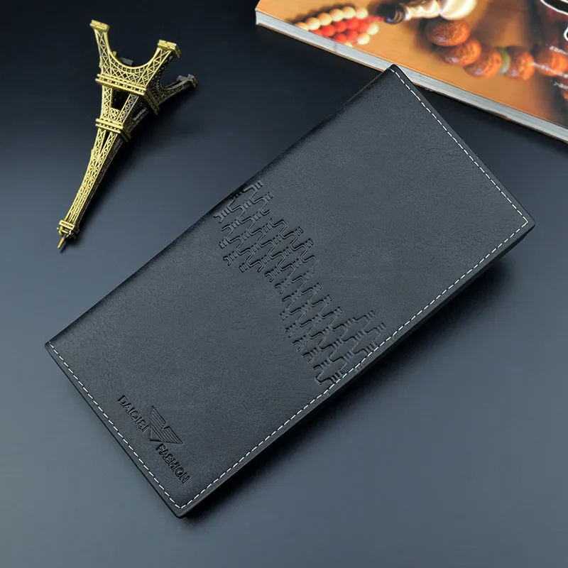Portefeuille homme long vertical noir, finition grainée avec motif géométrique gravé en relief et logo discret — style urbain et raffiné, idéal pour les hommes exigeants.