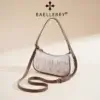 Sac baguette blanc pour femme avec imprimé papillons marron et bandoulière ajustable, marque Baellerry.