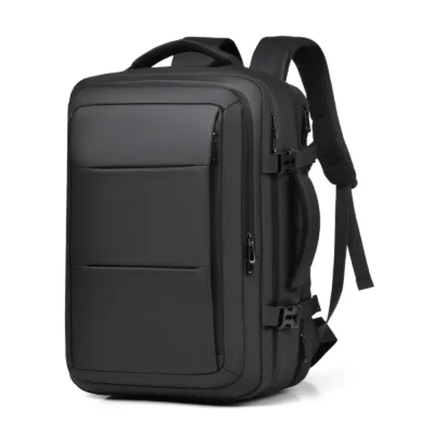 Sac à dos homme noir en tissu Oxford résistant, design rectangulaire structuré avec poches zippées multiples et sangles de compression latérales.
