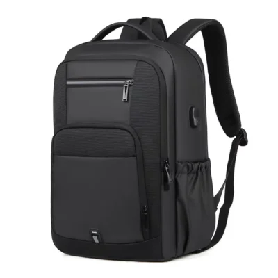 Sac à dos noir mat grande capacité avec poche latérale élastique pour bouteille d'eau et compartiment sécurisé pour ordinateur 16 pouces.