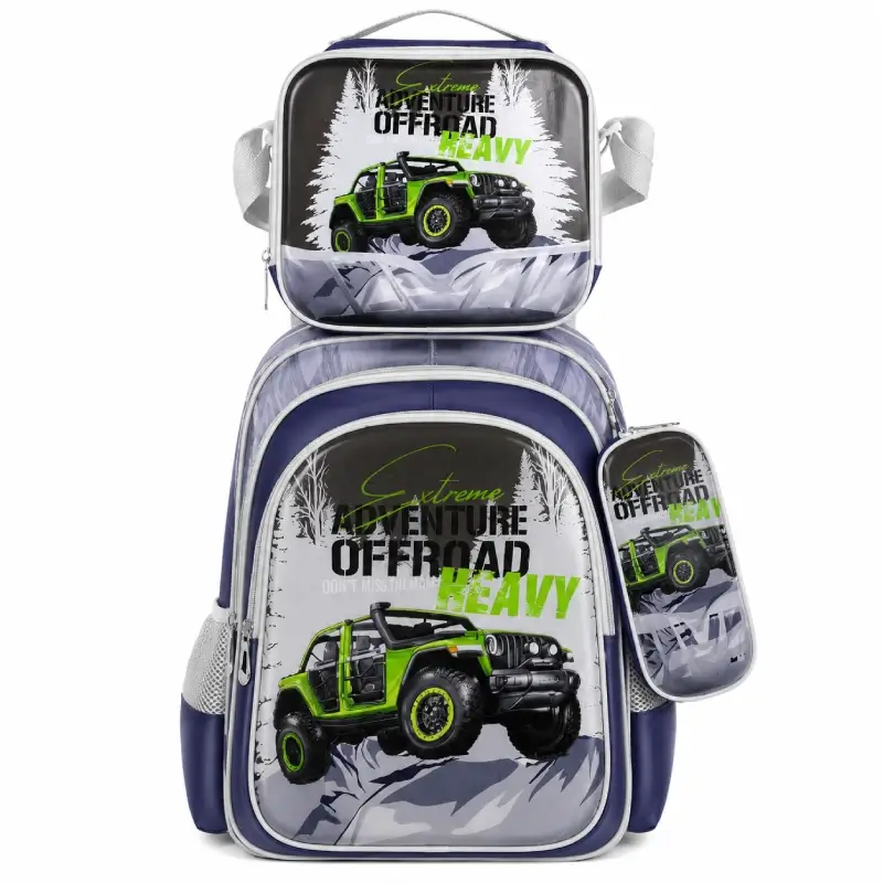 Ensemble scolaire 3 pièces imperméable thème Jeep Offroad Adventure avec sac à dos, sac à déjeuner isotherme et trousse assortie — design 4x4 vert et gris pour garçon, parfait pour l'école primaire et les activités de plein air.