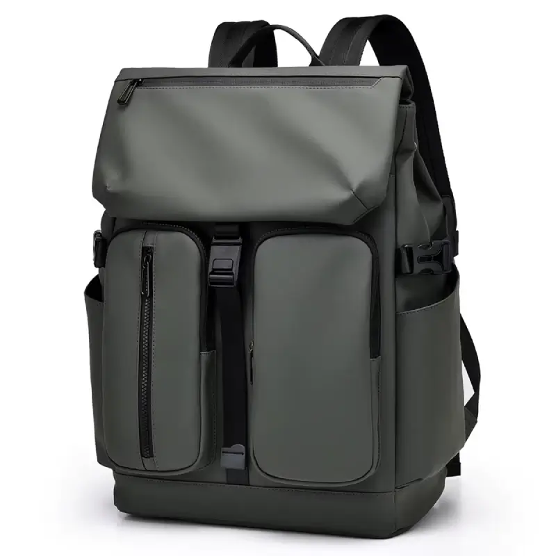 Vue de face du sac à dos vert armée (kaki) grande capacité avec rabat roll-top, compartiments multiples et sangles à boucles — sac à dos ordinateur imperméable au style urbain et robuste.