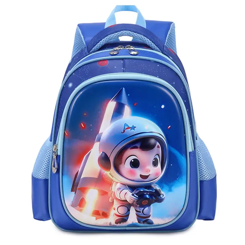 Sac à dos enfant bleu avec motif spatial 3D montrant un petit astronaute et une fusée, poches latérales en filet et bretelles ergonomiques rembourrées — sac scolaire imperméable et ludique pour garçon.
