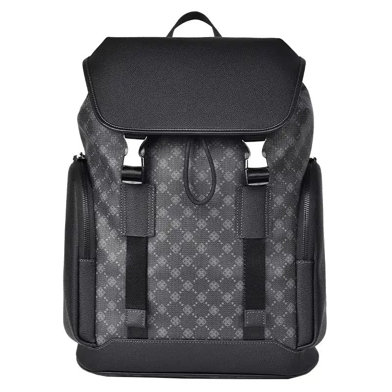 Vue de face du sac à dos business homme sur fond blanc, motif monogramme gris et noir, double sangle à boucle et poches latérales, accessoire de voyage spacieux, robuste et élégant pour ordinateur portable.