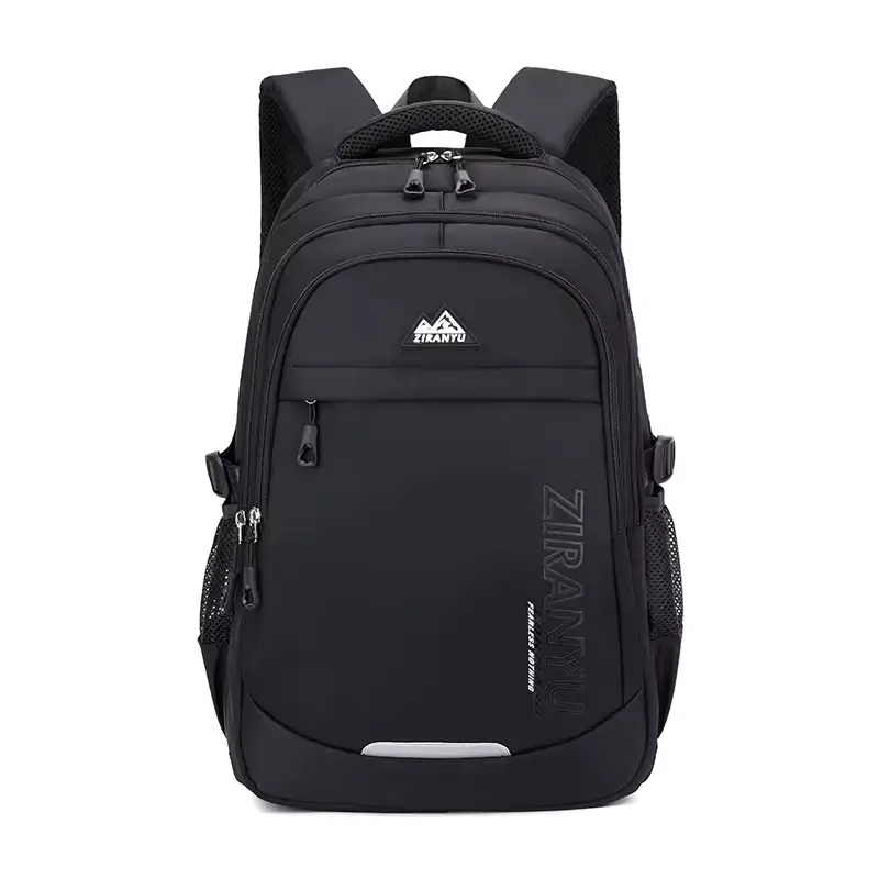 Sac à dos homme noir en tissu Oxford imperméable avec logo montagne ZIRANYU, texte vertical stylisé, poches latérales en filet et bandes réfléchissantes — design moderne et robuste pour ordinateur portable, travail et voyages. ✅ Image 2 : Vue de face (Beige/Kaki) Nom de l'image : sac-a-dos-oxford-beige-kaki-ziranyu-grande-capacite.jpg Texte Alt : Sac à dos beige kaki ZIRANYU avec finitions vertes et noires, tissu Oxford résistant à l'eau, multiples compartiments zippés et bretelles rembourrées — sac à dos ordinateur élégant et fonctionnel pour le quotidien, l'école et les déplacements urbains.