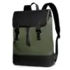 Sac à dos homme vert olive (kaki) avec base et rabat noirs, tissu Oxford résistant et sangles à boucles — accessoire de voyage spacieux et élégant, parfait pour les sorties en plein air et le quotidien.